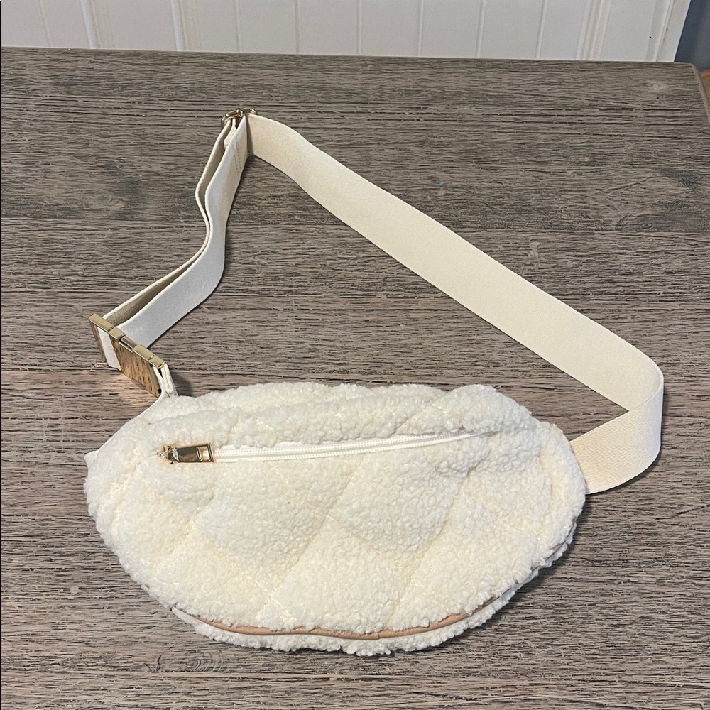 Shiraleah White Sherpa Crossbody Belt Bag